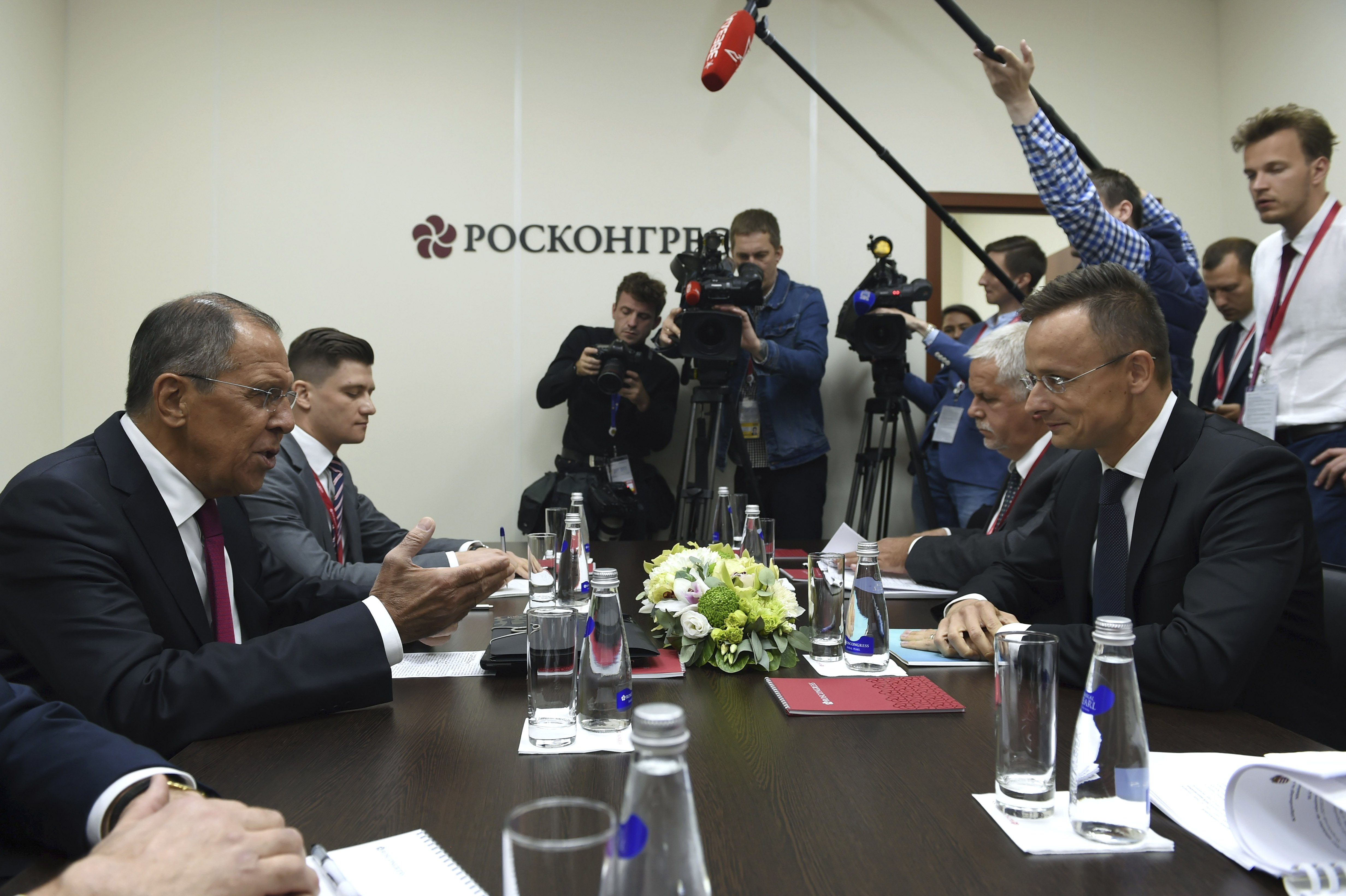 Szijjártó Péter külgazdasági és külügyminiszter Szergej Lavrov orosz külügyminiszterrel tárgyal